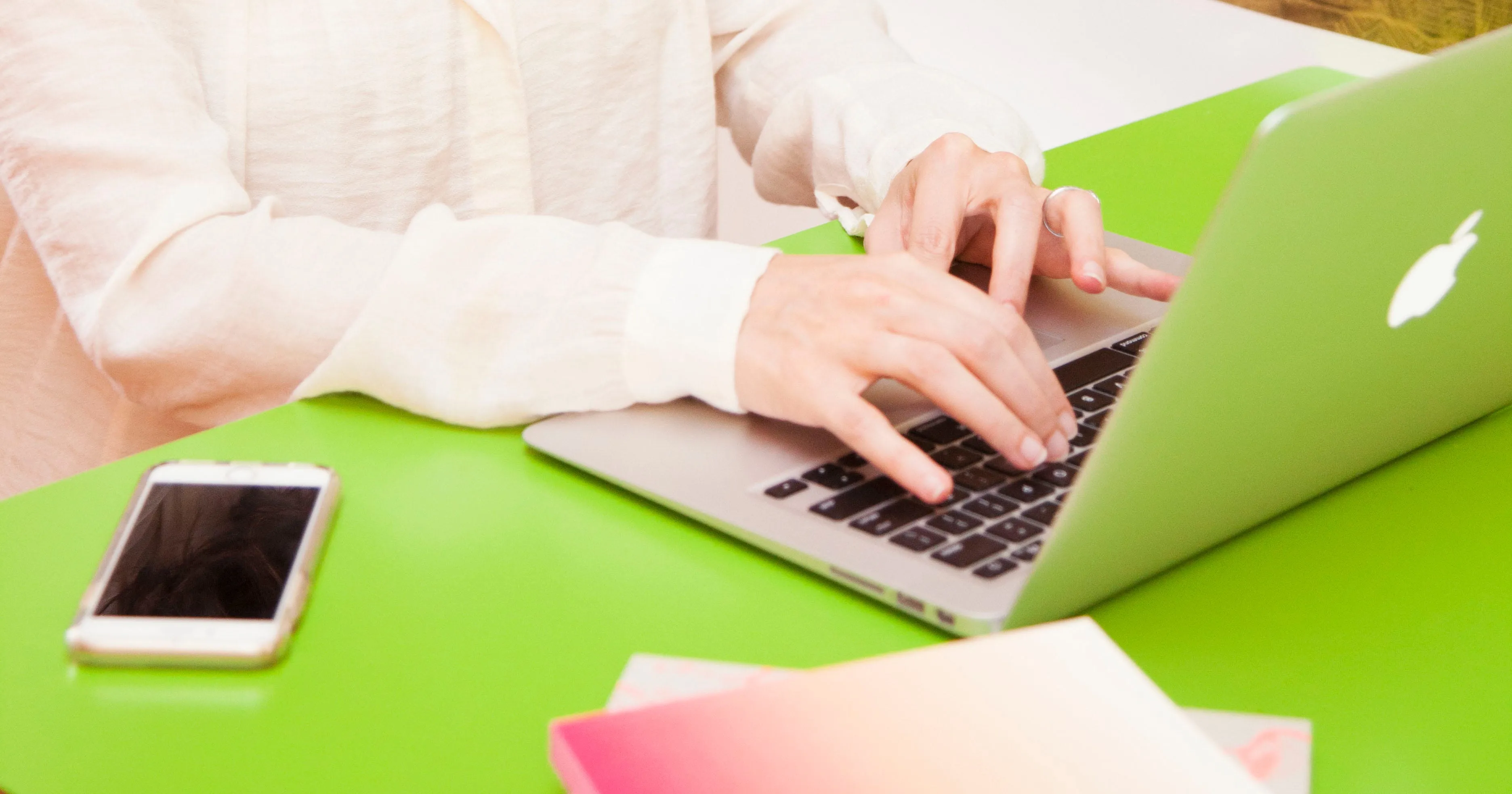 /img/37964-cover-letter-mistakes.webp