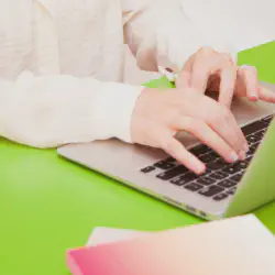 /img/37964-cover-letter-mistakes.webp